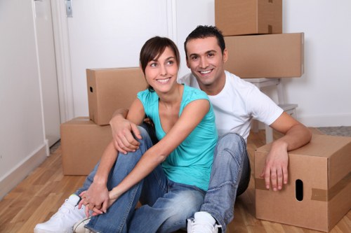 Packing and transport support for a Cranford relocation